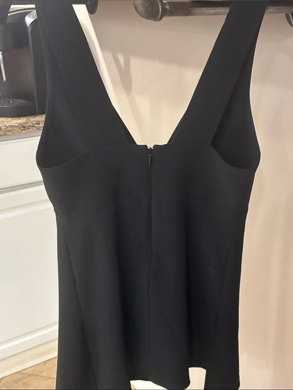 Theory Lunete Satin Back Crepe Sleeveless V-Neck Shell Top Black Petite P